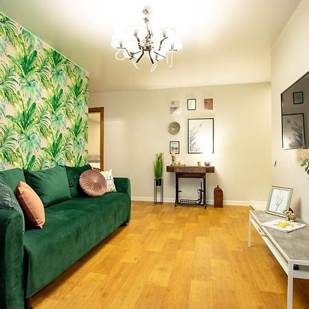 Luxury Apartment With 2 Bedrooms In The City Center Николаев Экстерьер фото