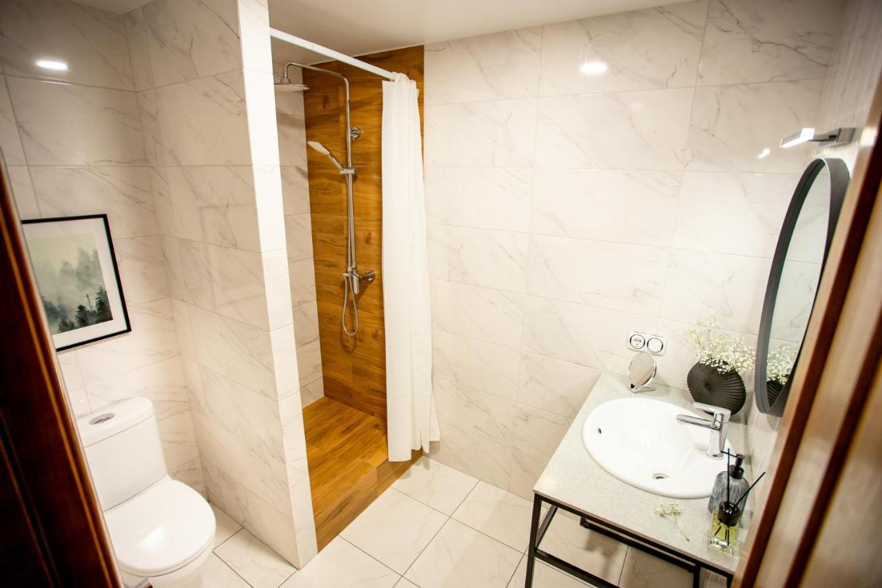 Luxury Apartment With 2 Bedrooms In The City Center Николаев Экстерьер фото
