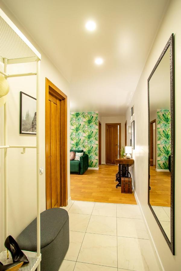 Luxury Apartment With 2 Bedrooms In The City Center Николаев Экстерьер фото