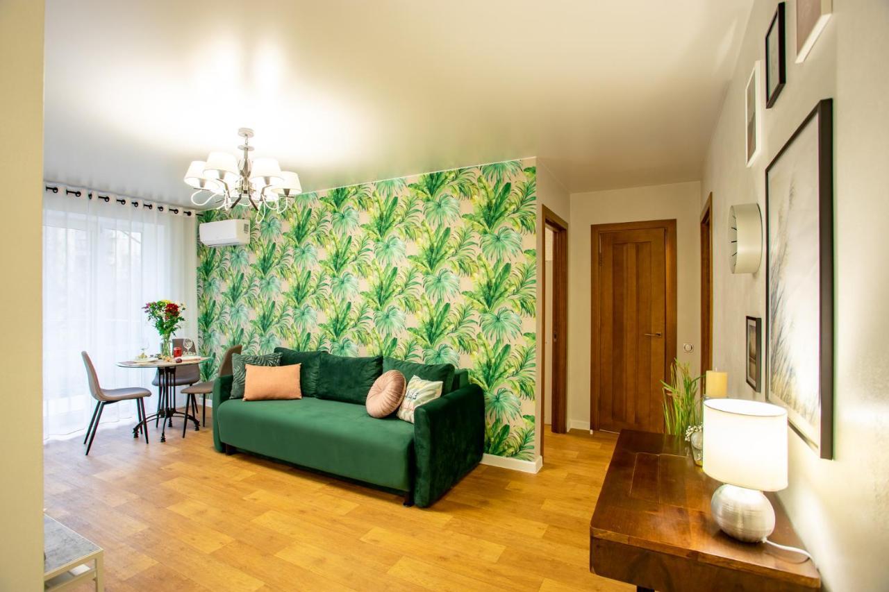 Luxury Apartment With 2 Bedrooms In The City Center Николаев Экстерьер фото