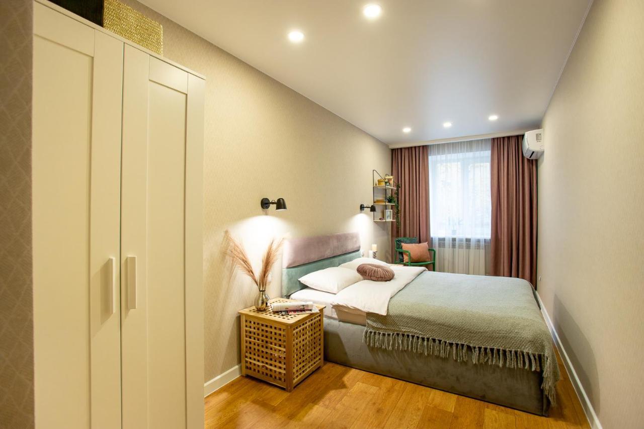 Luxury Apartment With 2 Bedrooms In The City Center Николаев Экстерьер фото